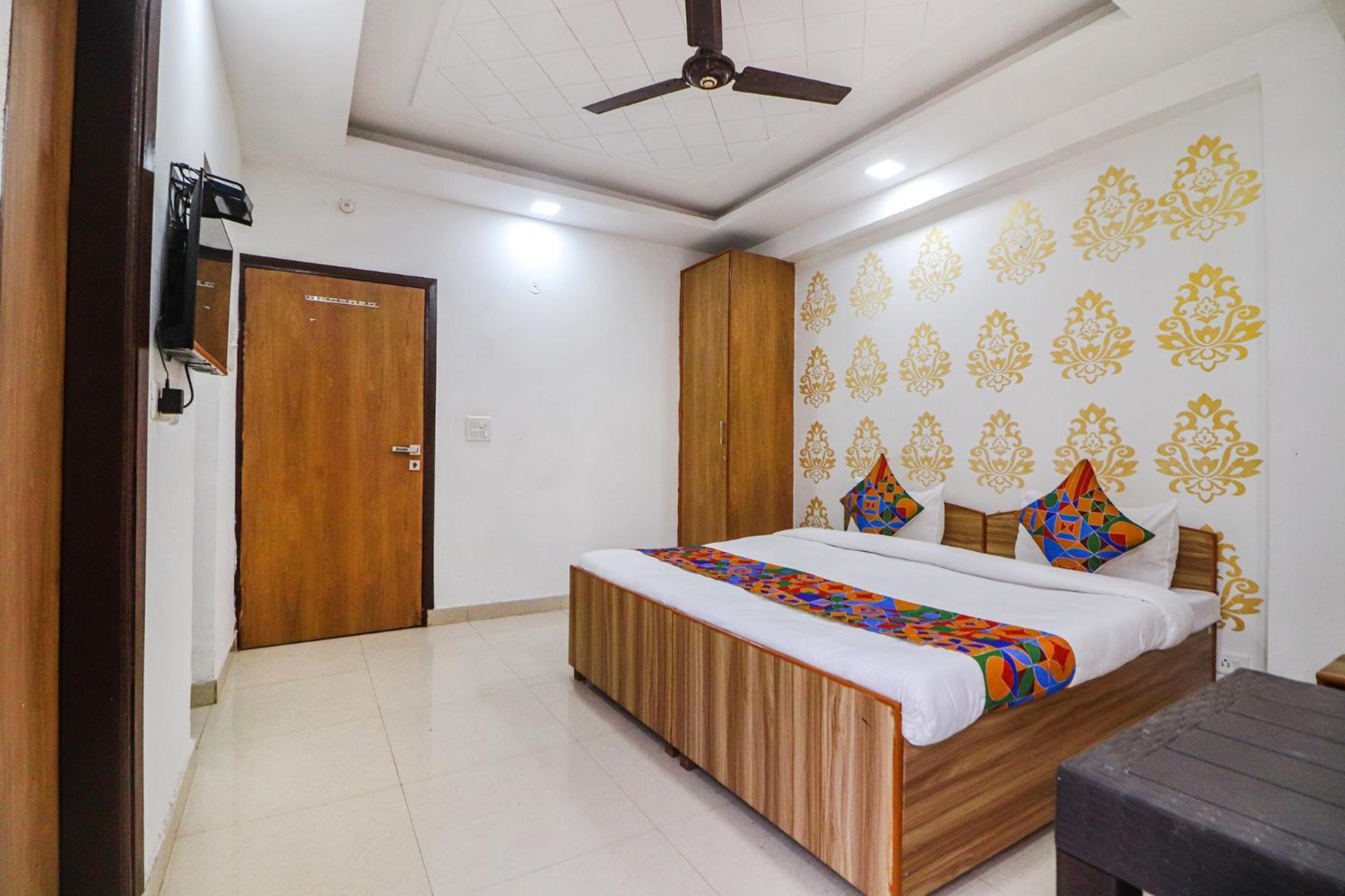 Fabexpress Abode Hotel New Delhi